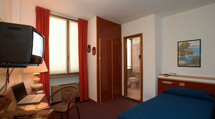 New Alexander Hotel Γένοβα Εξωτερικό φωτογραφία
